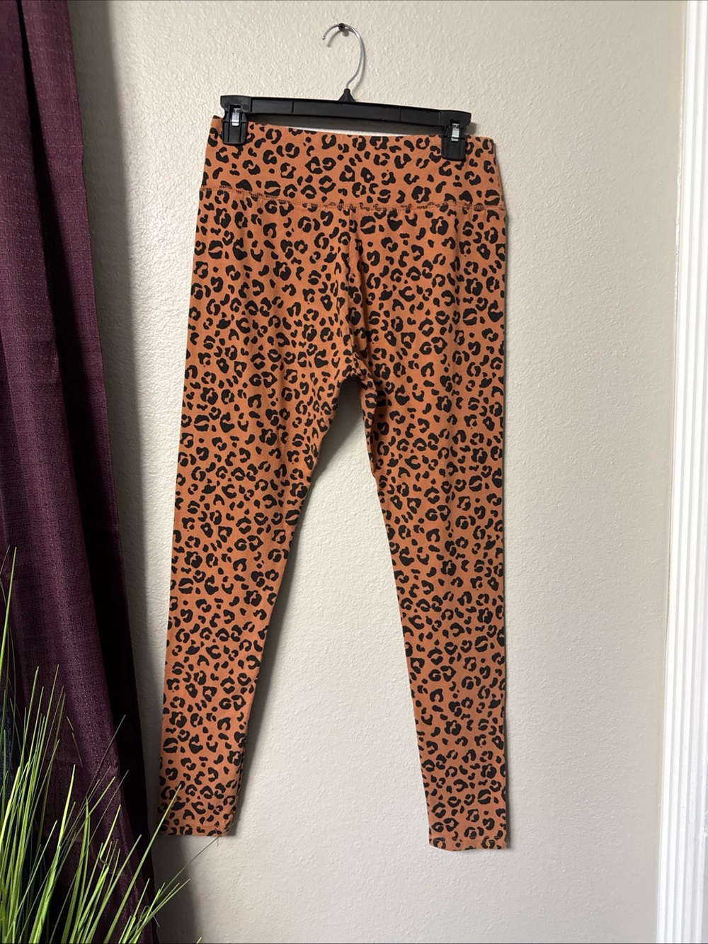 B4/1 wild Fable Cheetah Print Leggings Size Medium
